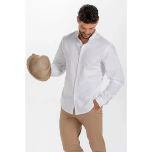 Camisa caballero blanca cuello mao Dyneke 8571823: vista frontal con modelo.