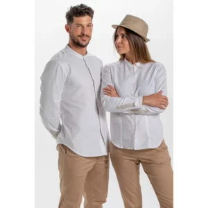 Camisa caballero blanca cuello mao Dyneke 8571823: vista de conjunto con dos modelos.