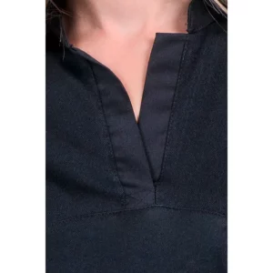 Polo mujer cuello mao pique negro Dyneke 8573111: detalle del cuello.