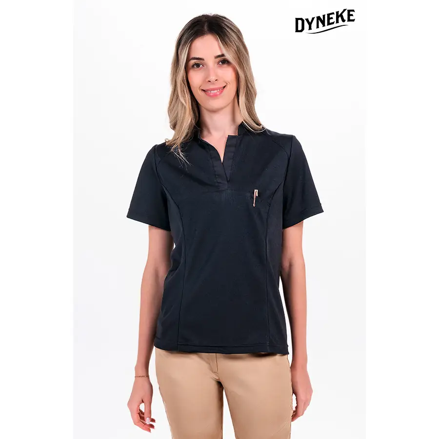 Polo Dyneke 8573111 de mujer negro 1 Polo mujer cuello mao pique negro Dyneke 8573111: vista frontal con modelo.