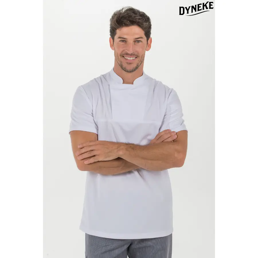Camiseta Dyneke 8577112 Fusion blanca de hombre 1 Camiseta blanca caballero hostelería 'fusion' Dyneke 8577112: vista frontal con modelo.