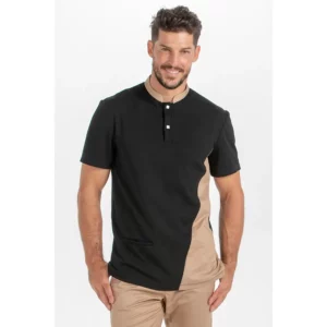 Polo mao negro cbro. costado arena Dyneke 8597537: vista frontal con modelo.