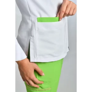 Chaqueta Srta. Microfibra constraste pistacho y gris Dyneke 8817573: detalle del bolsillo.