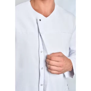 Chaqueta microfibra cbro. m/l blanca Dyneke 8818570: detalle del cuello y cierre.