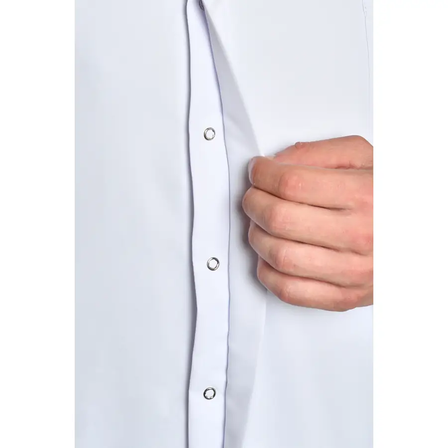 Chaqueta Dyneke 8818485 hombre blanca azul y fucsia 4 Detalle de corchetes en el cierre de una chaqueta blanca Dyneke.