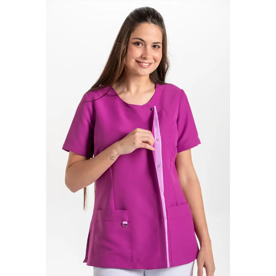 Chaqueta Dyneke 8821568 mujer púrpura tapeta lila 3 Chaqueta sra.púrpura tapeta lila Dyneke 8821568: vista frontal con modelo.