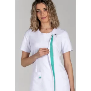 Chaqueta sra.blanca tapeta verde Dyneke 8821570: vista frontal con modelo.