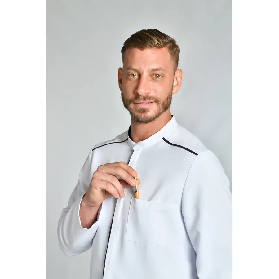 Chaqueta Dyneke 8883570 blanca de hombre vivo dénim 2 Chaqueta hombre M/L vivo tejano Dyneke 8883570: vista frontal con modelo.