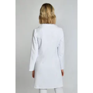 Bata mujer laboratorio microfibra Dyneke 8897570: vista trasera con modelo.