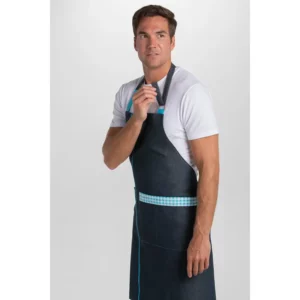 Delantal denim peto cuadro azul Dyneke 8968775: vista lateral del delantal con modelo.
