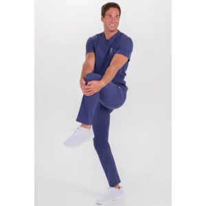 Pantalón elástico sanitario azul marino Dyneke 9929202: vista de conjunto con modelo.