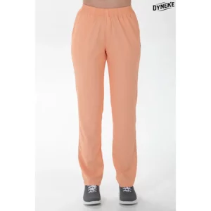 Pantalón microfibra melocotón con bolsillos Dyneke 9929503: vista frontal del pantalón con modelo.
