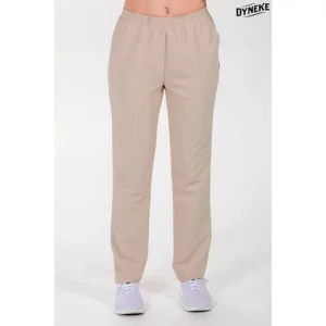 Pantalón microfibra elástica beige Dyneke 9929785: vista frontal del pantalón con modelo.