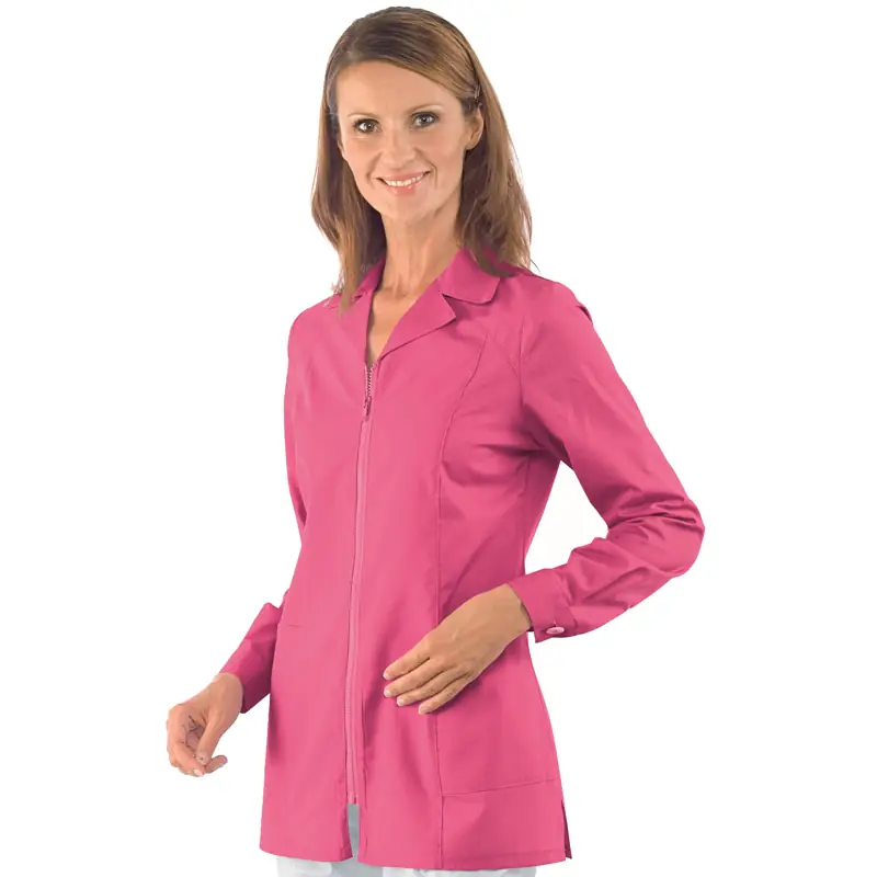 Casaca Isacco Barcellona 003560 1 Casaca Isacco Barcellona 003560, color Fucsia, manga larga, vista con modelo