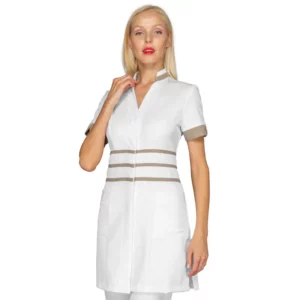 Casaca Isacco Cheyenne 004916, color Blanco/Natural, vista frontal con modelo