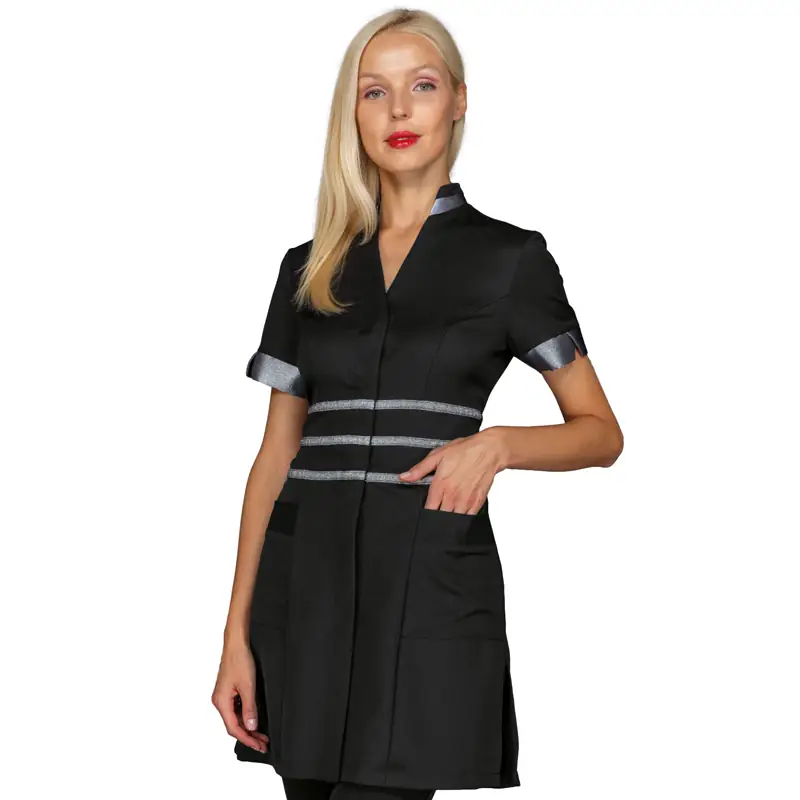 Casaca Isacco Cheyenne 004972 1 Casaca Isacco Cheyenne 004972, color Negro/Lurex silver, vista frontal con modelo