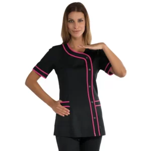 Casaca Isacco Brasilia 005860, color Negro/Fucsia, manga corta, vista con modelo