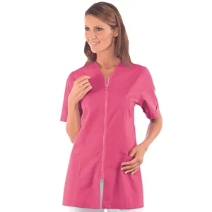 Casaca Isacco Victoria 006860, color Fucsia, vista frontal con modelo