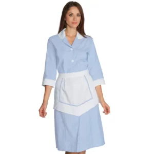 Uniforme Isacco Lipari 007362 con delantal, color Raya azzurro/Blanco, vista frontal con modelo