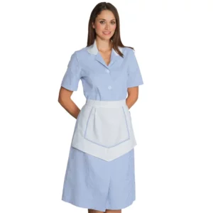 Uniforme Isacco Lipari 007362M con delantal, color Raya azzurro/Blanco, vista frontal con modelo