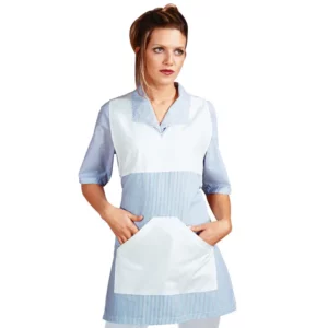 Delantal casulla Isacco Poncho A V 010102, color Raya azzurro, vista frontal con modelo