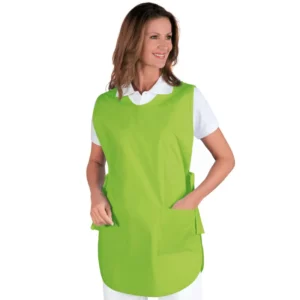 Delantal casulla Isacco Poncho 010226, color Mela, vista frontal con modelo