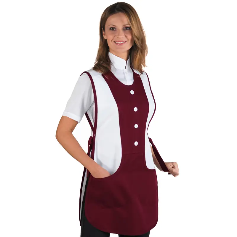 Delantal casulla Isacco Kingston 010303 1 Delantal casulla Isacco Kingston 010303, color Burdeos, vista frontal con modelo