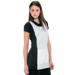 Casulla Isacco Papeete 013001, color Negro/Blanco, vista frontal con modelo
