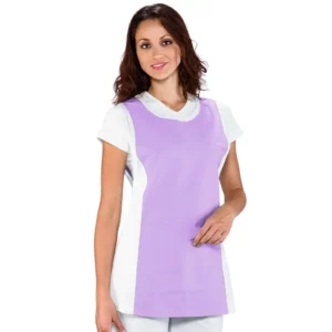 Casulla Isacco Papeete 013027, color Blanco/Lilla, vista frontal con modelo