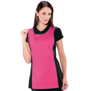 Casulla Isacco Papeete 013086, color Negro/Fucsia, vista frontal con modelo
