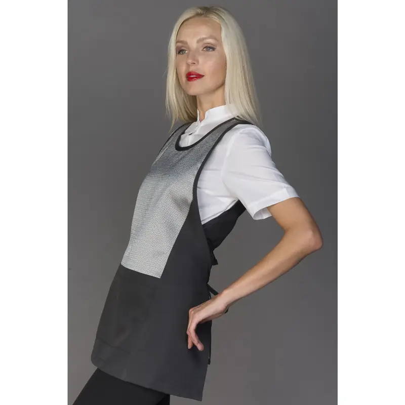 Casulla Isacco Papeete 013112 2 Casulla Isacco Papeete 013112, color Silver, vista lateral con modelo