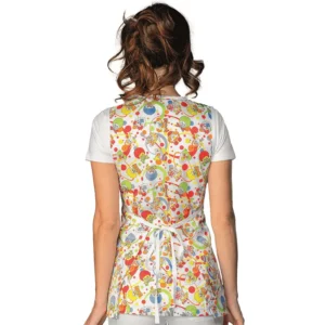 Casulla Isacco Papeete 013132, color Smile, vista posterior con modelo
