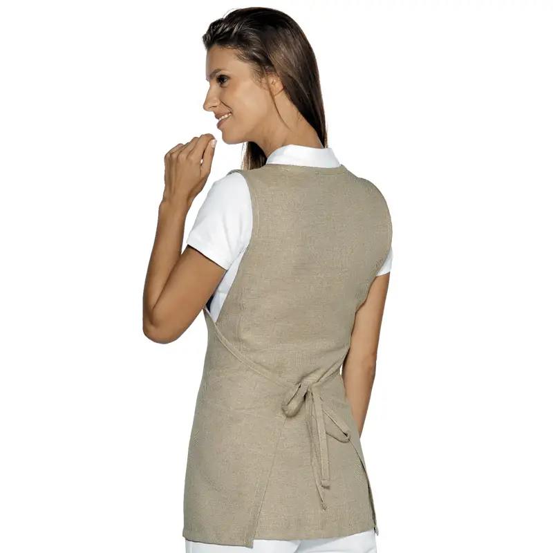 Casulla Isacco Papeete 013216 2 Casulla Isacco Papeete 013216, color Natural, vista posterior con modelo