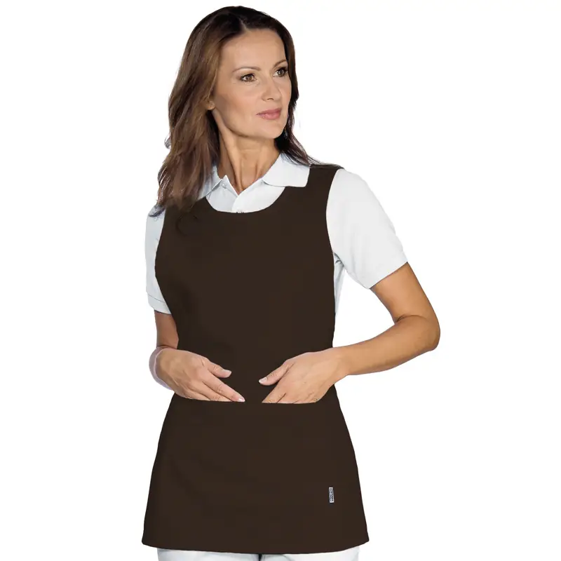 Casulla Isacco Papeete 013285 1 Casulla Isacco Papeete 013285, color Moro, vista frontal con modelo