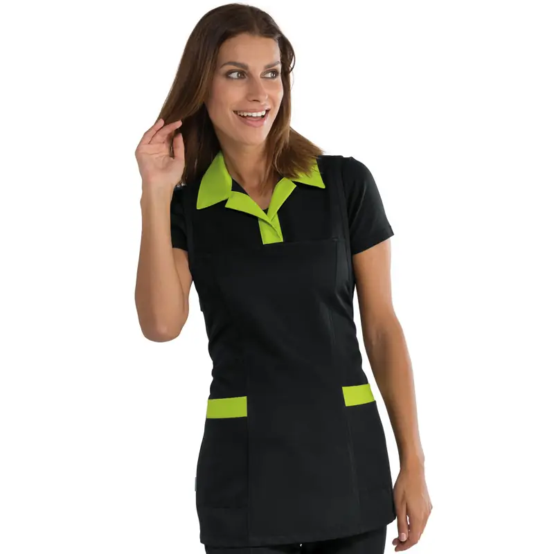 Casulla Isacco Trinidad 013326 1 Casulla Isacco Trinidad 013326, color Negro/Mela, vista frontal con modelo