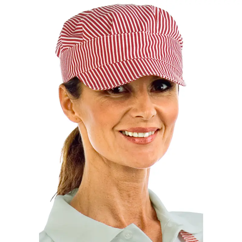 Gorra Isacco Sam 072011 1 Gorra Isacco Sam 072011, Raya rojo, vista con modelo