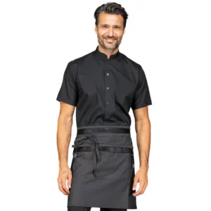 Delantal de cintura Isacco Leonida 085941, color Black jeans/Ecopiel negro, vista frontal con modelo