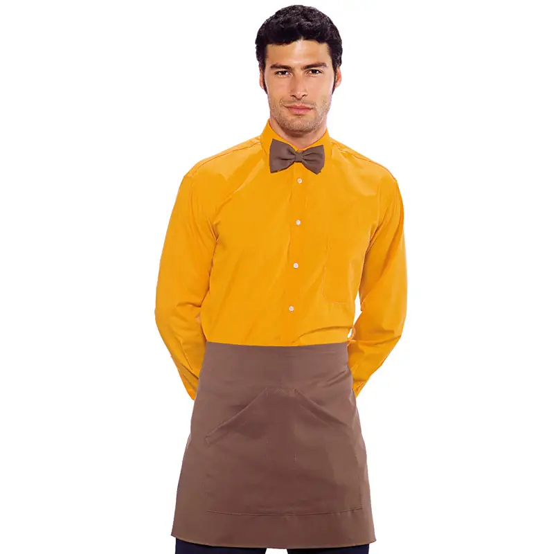 Delantal Isacco Orleans 086617 1 Delantal de cintura Isacco Orleans 086617, color Cacao, vista frontal con modelo