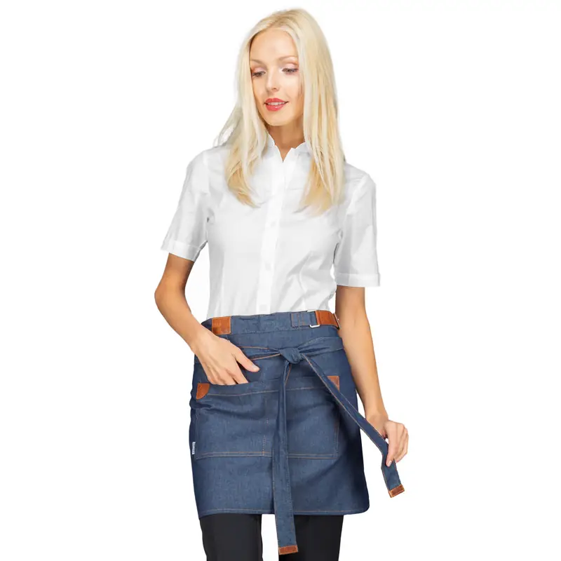 Delantal Isacco Michigan 086867 1 Delantal de cintura Isacco Michigan 086867, color Jeans, vista frontal con modelo