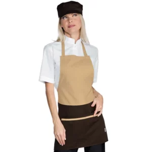 Delantal con peto Isacco Brooklyn 087685, Biscotto/Moro, vista con modelo
