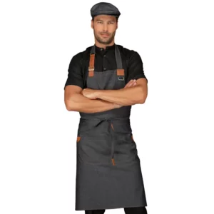 Delantal con peto Isacco Kansas 088341, Black jeans, vista frontal con modelo