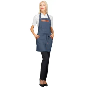 Delantal con peto Isacco Oregon Short 088477S, Jeans, segunda vista frontal con modelo