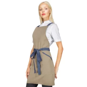 Delantal con peto Isacco Oxford 088516, Natural, vista frontal con modelo
