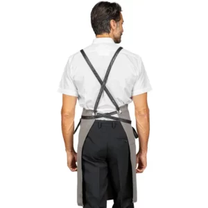 Delantal con peto Isacco Bristol 088921, Smoke/Ecopiel negro, vista trasera con modelo