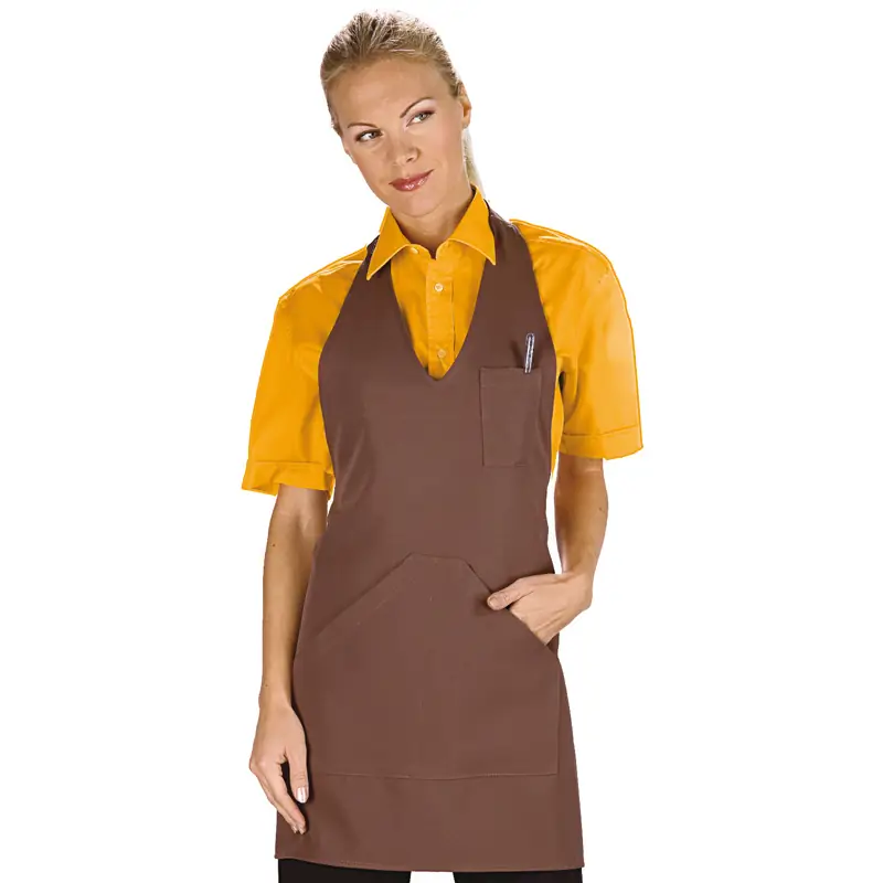 Delantal Isacco Bistrò 090217 1 Delantal con peto Isacco Bistrò 090217, color Cacao, vista frontal con modelo
