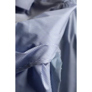 Camisa hombre J. HARVEST & FROST YB50 TWILL REGULAR 2905001, Sky blue/Rayas, detalle del puño