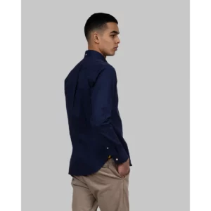 Camisa hombre J. HARVEST & FROST YB54 OXFORD SLIM 2905402, Marino, con modelo, vista posterior de tres cuartos