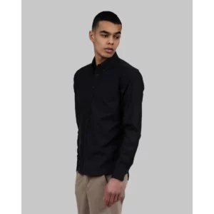 Camisa hombre J. HARVEST & FROST YB54 OXFORD SLIM 2905402, Negro, con modelo, vista frontal de tres cuartos