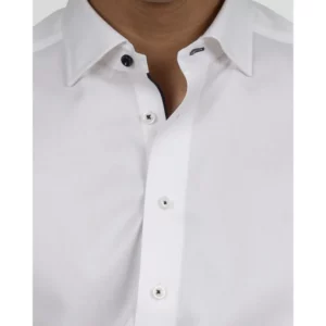 Camisa hombre J. HARVEST & FROST RB122 TWILL REGULAR 2912201, Blanco, con modelo, detalle del cuello y la tapeta