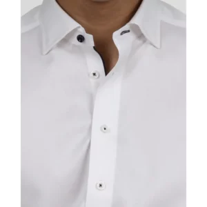 Camisa hombre J. HARVEST & FROST RB122 TWILL SLIM 2912202, Blanco, con modelo, detalle del cuello y la tapeta